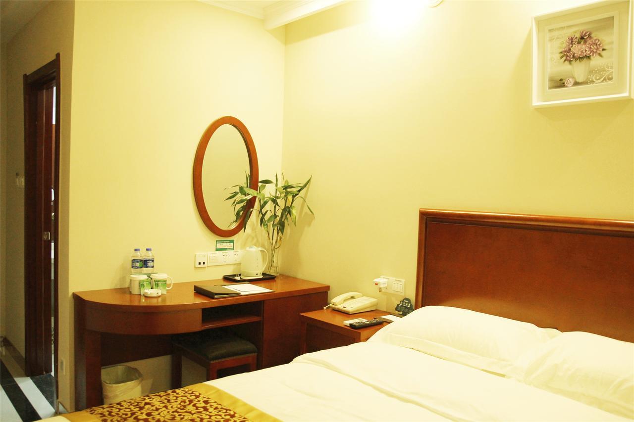 Greentree Inn Anhui Wuhu Zhongshan Road Pedestrian Street Express Hotel Exterior photo